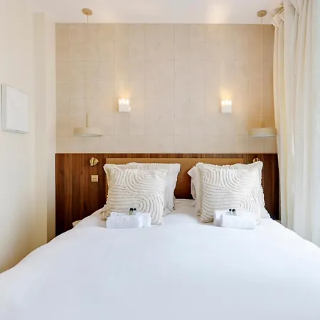 Апартаменты Fabuleux Loft Blomet Tour Eiffel